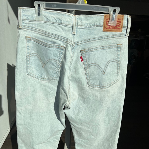 Levi’s Wedgie Straight Leg (Light Blue Denim) - Picture 2 of 6